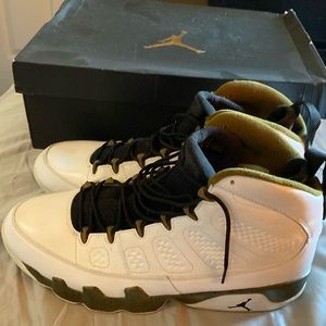Jordan 9 copper statue, size 13, white army green